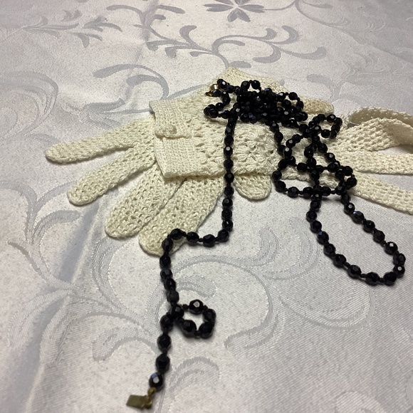 BLACK LONG CRYSTAL necklace. Nice vintage clasp MOMS COLLECTION - Picture 1 of 9